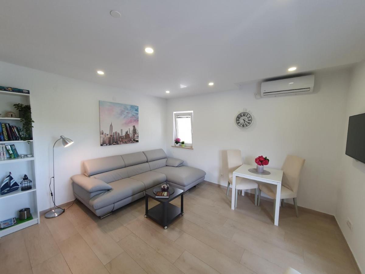 Melanie Apartament